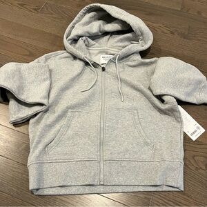 Athleta FOREVER FLEECE FULL ZIP SWEATSHIRT
Plush, stretch fleece relaxed fit.